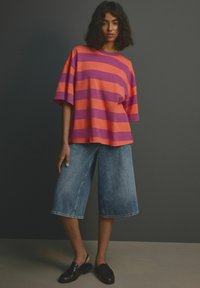 Next RELAXED FIT CREW NECK - T-shirts print - orange purple