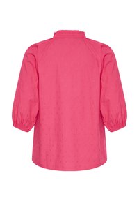 Blusa rosa con maniche a tre quarti a palloncino, texture con un motivo sottile, presenta un collo arricciato e una vestibilità morbida.