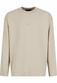 Beige Langarmshirt aus Baumwolle. Hat einen Rundhalsausschnitt und ein kleines gesticktes Logo auf der Brust. Glatte Textur.