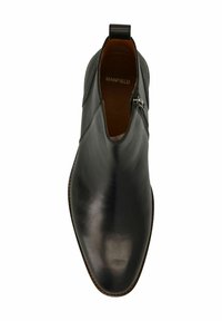 Bottines en cuir noir avec une finition lisse et brillante, des accents élastiques sur les côtés et une languette à l'arrière pour un enfilage facile.