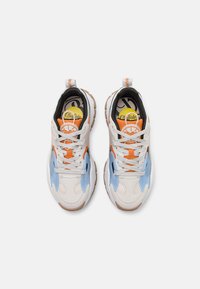 Buffalo TRAIL ONE  - Sportcipő - beige/orange/blue