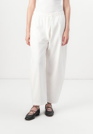 PULL ON BARREL - Pantalon classique - white