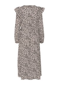 Ljusbeige leopardmönstrad klänning med lång ärm, volangärmar och elastisk midja i beige och svart tyg. Lång längd.