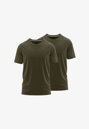 Dos camisetas lisas de manga corta y cuello redondo de color verde oliva con un pequeño logo en la manga, mostradas sobre un fondo blanco.