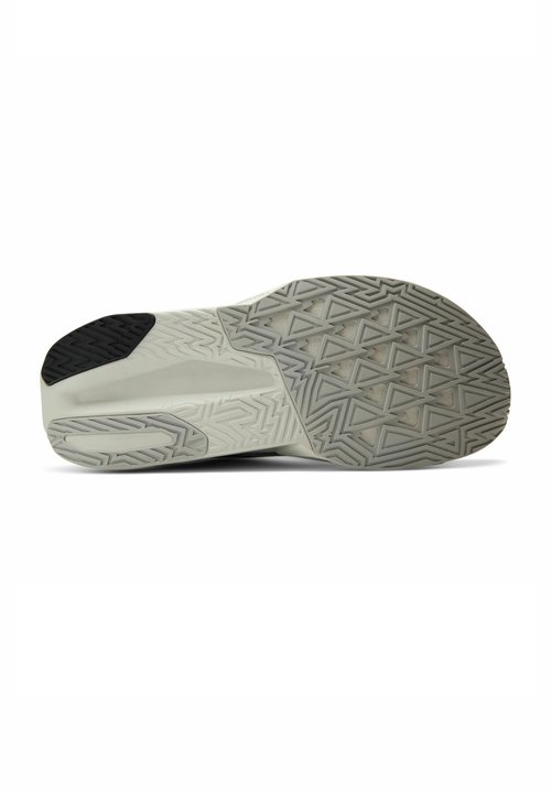 New Balance FuelCell Rebel v5 Wide Grey Matter/ Silver Metallic — photo 5