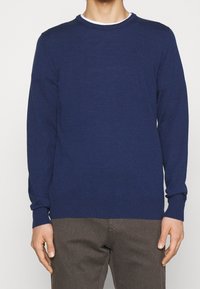 J.LINDEBERG Stickad tröja - blue