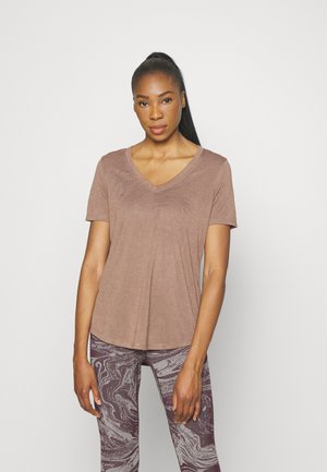 Athleta BREEZY SCOOP V NECK TEE - T-shirt basique - rustic beige