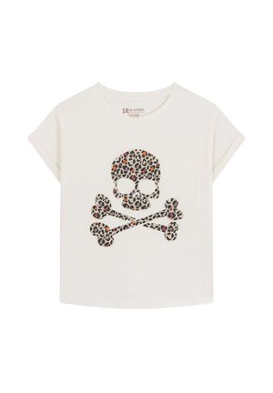 Camiseta blanca de manga corta con un gráfico de calavera y tibias en estampado de leopardo en tonos de negro, marrón y naranja. Material de algodón suave.