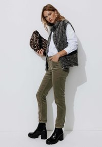 Promod LUCIEN - Pantalon classique - kaki