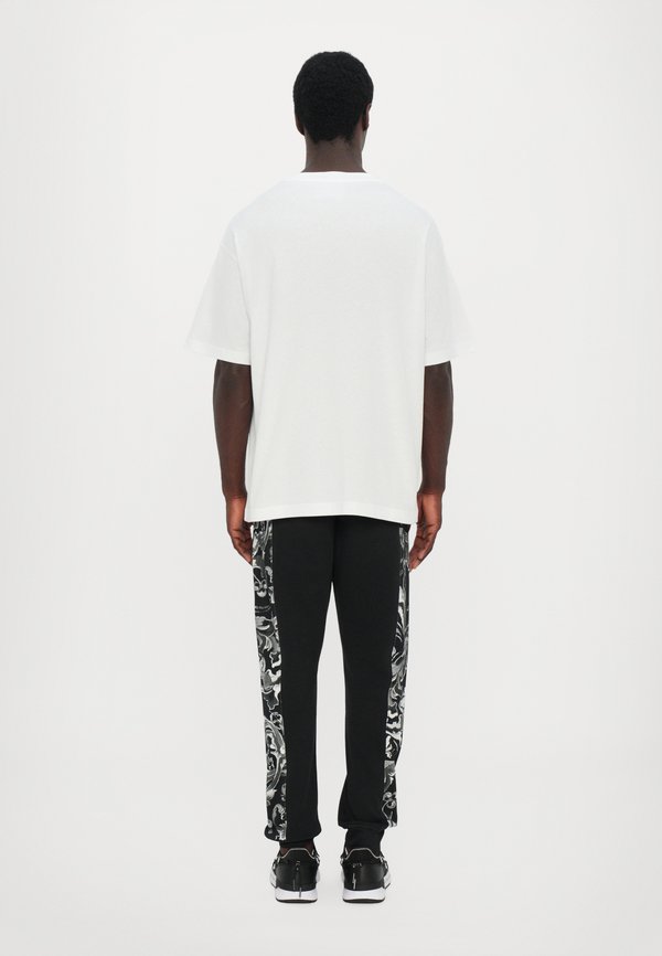 LOGO LIQUIFY RUBBER - Print T-shirt2