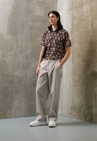 Obey Clothing BUGS - Polokošeľa - black multi