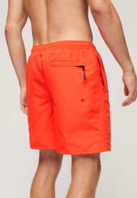 Superdry & Co GRAPHIC - Bañador corto - cherry tomato red