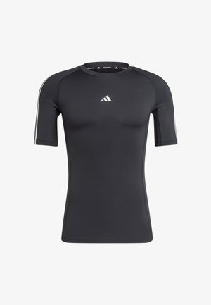 T-shirt de sport noir à manches courtes, fabriqué en matériau extensible, avec un col rond, un logo Adidas blanc sur la poitrine et des bandes blanches sur les côtés.