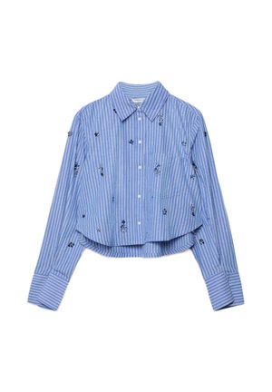 Niebieska i biała krótka koszula w pionowe paski z długimi rękawami i małymi ciemnymi kwiatowymi haftami.