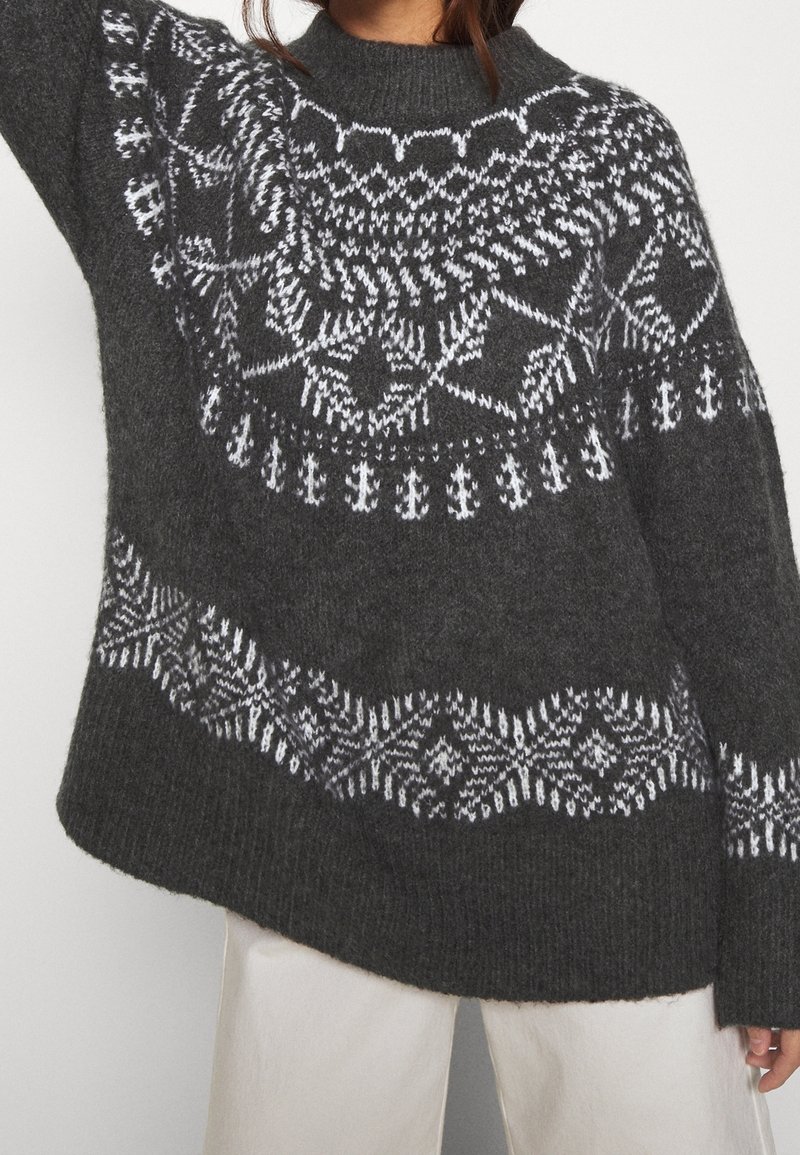 YAS Sweter