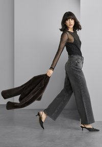 Kaffe MEADOW  - Široke nogavice - grey vintage wash