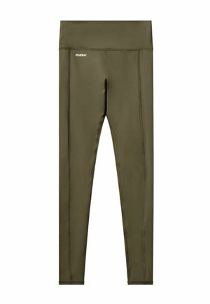 Leggings longueur totale vert olive avec taille haute et coutures visibles, avec un petit logo "CUERA" sur la hanche gauche.