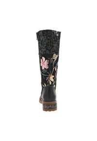 Bottes noires montantes avec imprimé floral, accents en cuir brillant, tissu texturé, un talon bas et détail de fermeture éclair sur le côté.