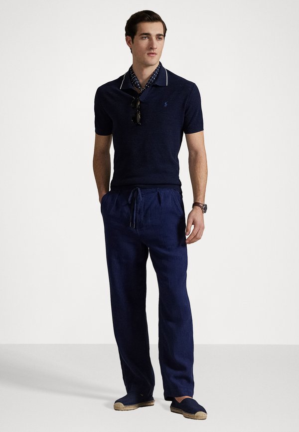 Lateef Relaxed Fit Pleated Linen Trouser - Trousers2