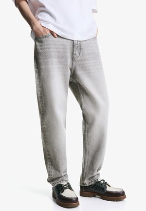 Bershka Laza szabású farmerek - grey