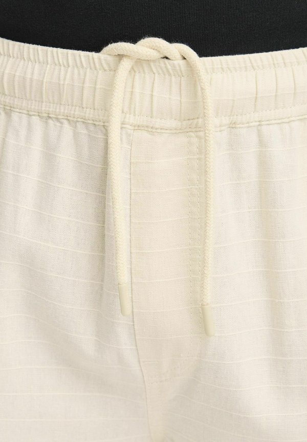BHMADDOX  LINEN MIX RELAXED FIT - Shorts - bleached sand3