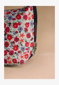 Kijelölve, blue folding star ditsy