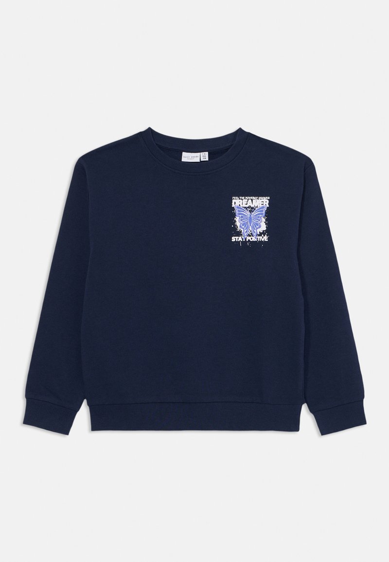 Sweat-shirt bleu marine avec des poignets et un ourlet côtelés. Présente un graphique de papillon et le texte "RÊVEUR RESTE POSITIF" à l'avant. Texture de tissu douce.