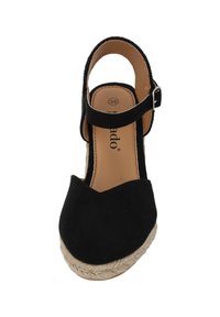 Espadrillas nere in suede con design peep-toe, cinturino alla caviglia con fibbia, suola intermedia in corda di juta e soletta liscia color tan. Taglia 36 stampata all'interno.