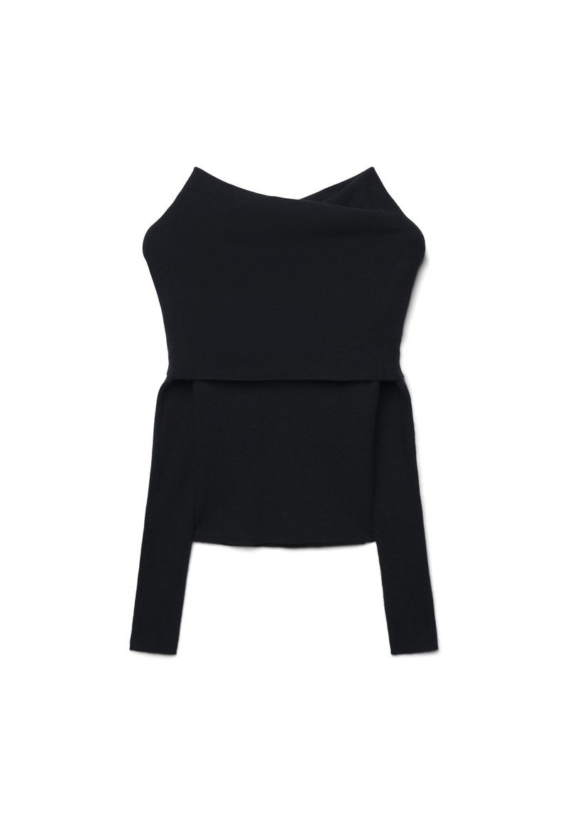 Maglione nero a maniche lunghe in knit, con ampia scollatura asimmetrica e silhouette aderente.