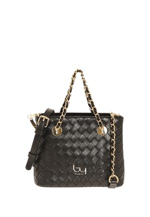 Borsa nera in pelle intrecciata con manici a catena dorata, tracolla regolabile in pelle e logo argento sul davanti.