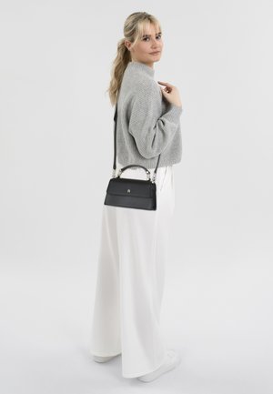 AIGNER DELIA 23 CM - Bolso de mano - black