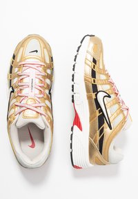 Nike Sportswear W NIKE P-3000 CNCPT - Sportcipő - light bone/summit white/metallic gold/university red/black