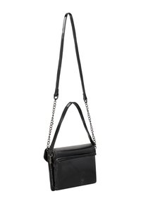 Sort læder crossbody taske med lukket flap, kæde- og remhåndtag, glat overflade, lynlåslomme og et diskret emblem på forsiden.