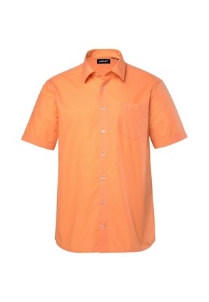 Camisa de hombre de manga corta con botones en color naranja brillante sólido, con bolsillo frontal y cuello clásico, presentada sobre un fondo blanco.