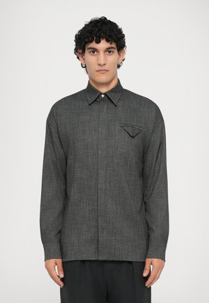 HIDDEN BUTTON SHIRT - Krekls - black