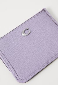 COACH ESSENTIAL MINI ID CARD CASE - Piniginė - soft purple