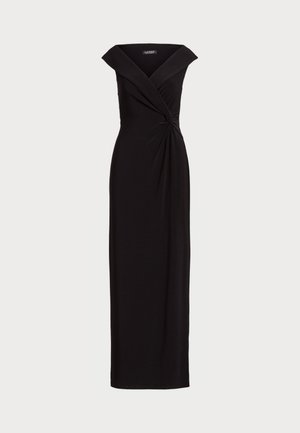Robe de soirée noire avec un corsage ajusté et un détail torsadé à la taille. Présente un décolleté bardot et un design long au sol. Tissu lisse.