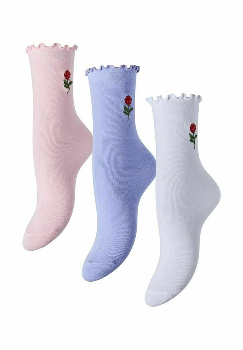 Tre coppie di calze lunghe nei colori rosa, lavanda e bianco, con bordi ondulati e disegni di rose rosse ricamati su ciascuna calza.