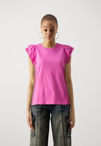 Selected Femme SLFCAMILA SS RUFFLE - Triko s potiskem - phlox pink