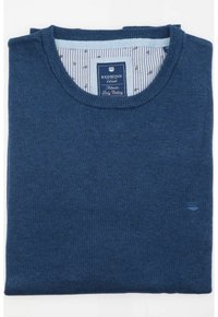 Niebieski sweter z okrągłym dekoltem, wykonany z miękkiego materiału. Posiada ribbowany kołnierz i subtelne logo. Wnętrze wykończone jest w paski z drobnymi akcentami.