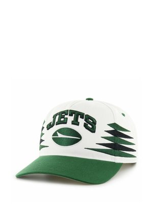 Weißer und grüner Baseballcap mit dem Schriftzug „JETS“ und abstrakten grünen und schwarzen dreieckigen Mustern vorne und an den Seiten.