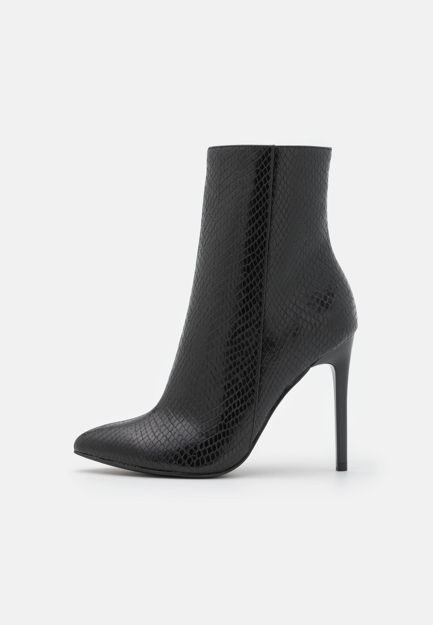 even&odd ankle boot