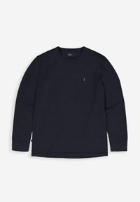 Marineblauwe lange mouw trui met ronde hals en een klein zwart vierkant logo op de linkerborst.