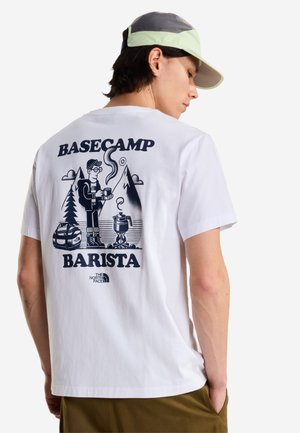 The North Face, U BASECAMP BARISTA RLX SS TEE-GRAPHIC. UNISEX - Printtipaita - tnf white summit navy