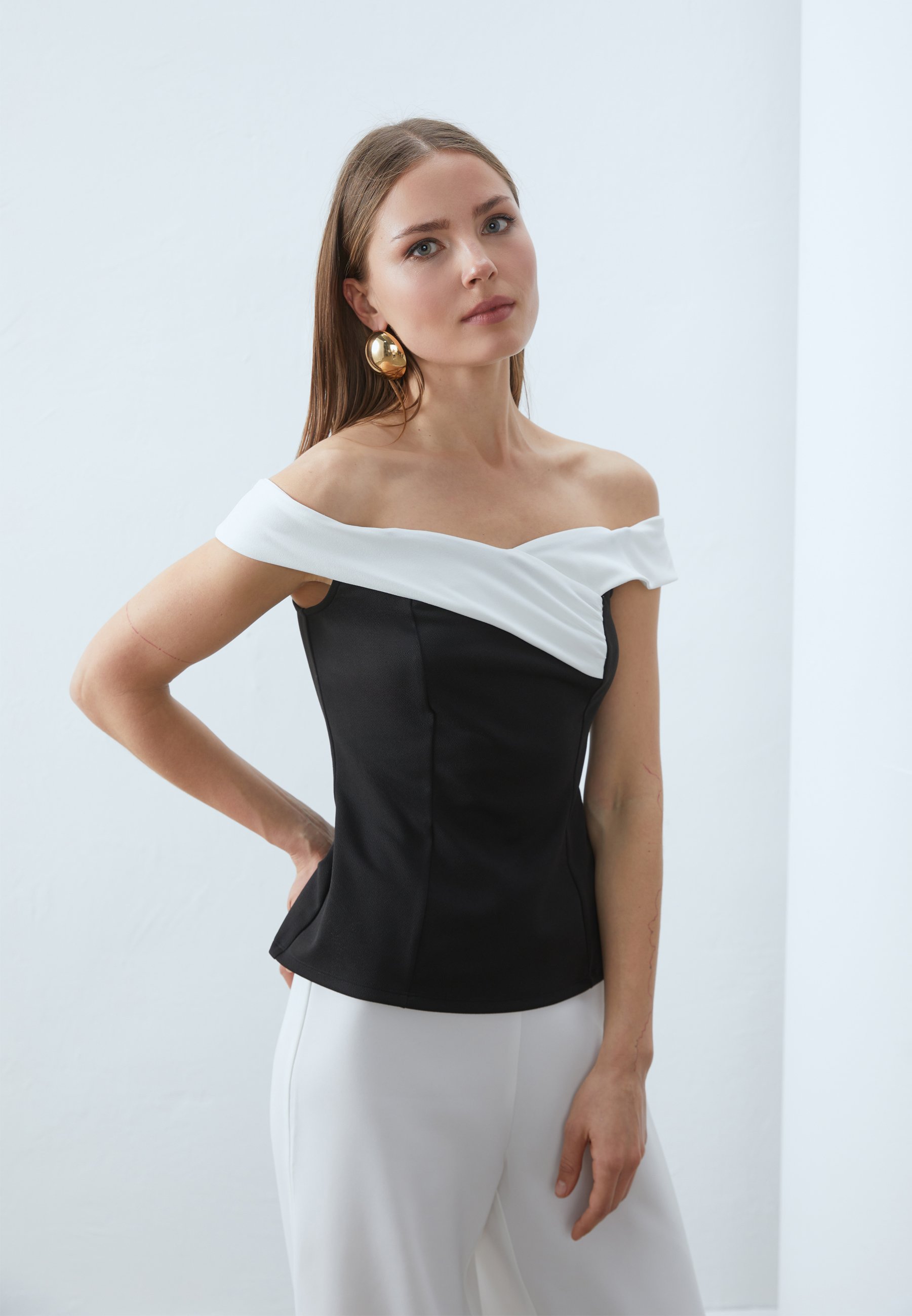 Off shoulder tops under 300 sale