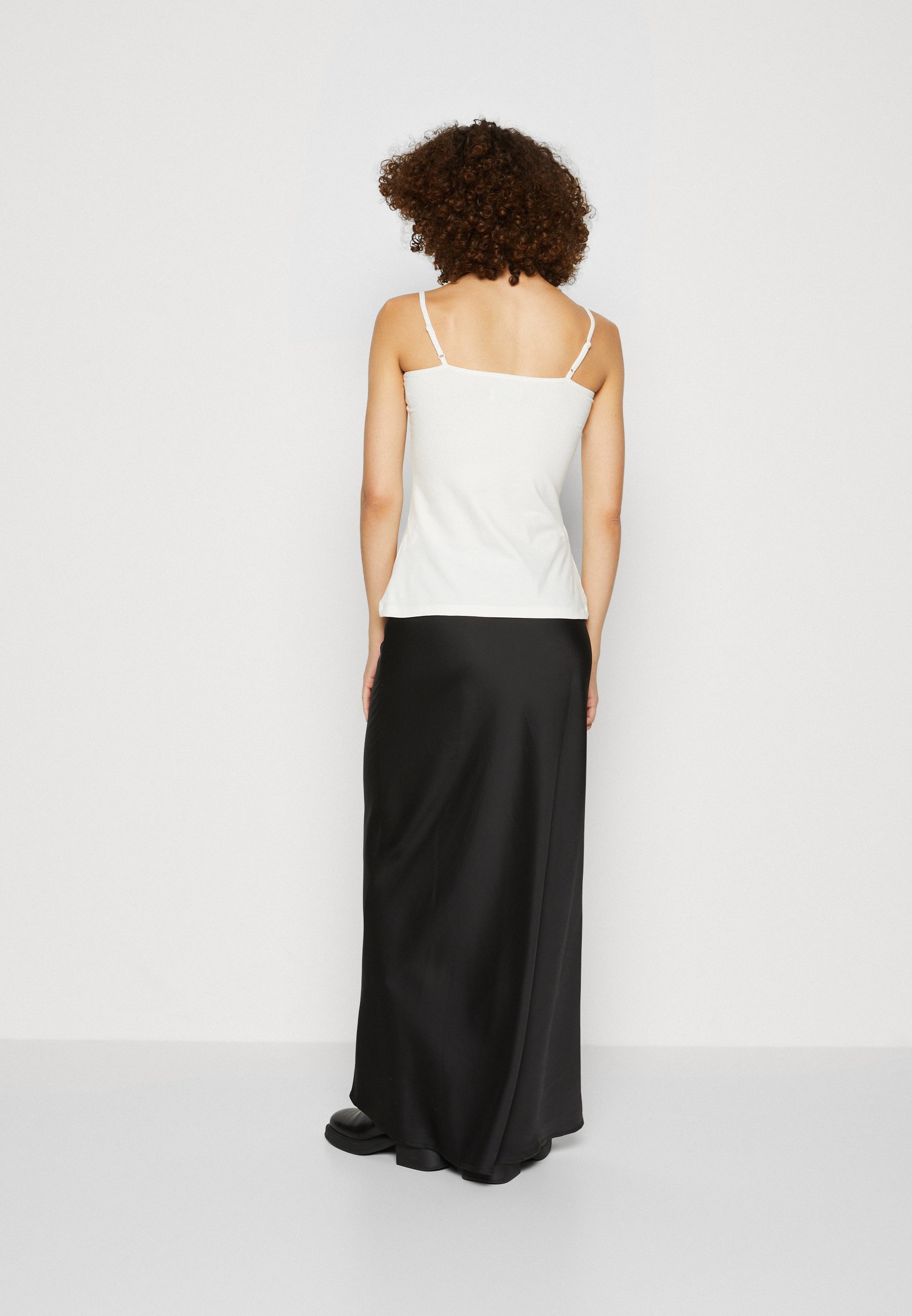 売れ筋商品|||アンナ フィールド Tシャツ レディース トップス 5 PACK - Top - off white Anna Field 5 PACK - Top - off white/špinavě bílá - Zalando.cz
