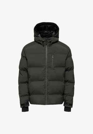 Giacca a vento verde scuro con cappuccio, caratterizzata da un design trapuntato, zip frontale e tasche laterali e sul petto. Tessuto testurizzato e dettagli.