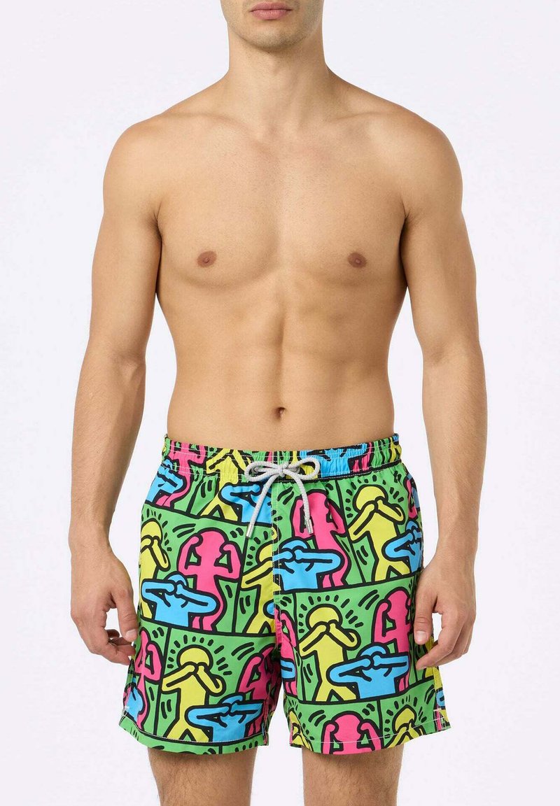 Costumi da bagno da uomo con un vivace motivo grafico, realizzati in tessuto leggero, con vita regolabile mediante lacci e una vestibilità comoda.