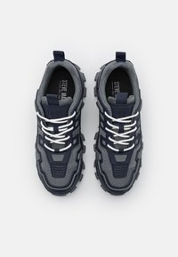Steve Madden PRIZE-K - Tenisice - navy/grey
