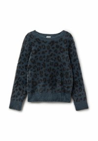 Niebieski, puszysty sweter z długim rękawem, z ciemnym wzorem w panterkę i okrągłym dekoltem, ułożony płasko na białym tle.